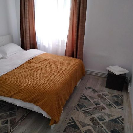 شقة Bulevard Apartament ألبا يوليا المظهر الخارجي الصورة