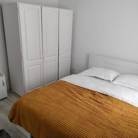 شقة Bulevard Apartament ألبا يوليا المظهر الخارجي الصورة